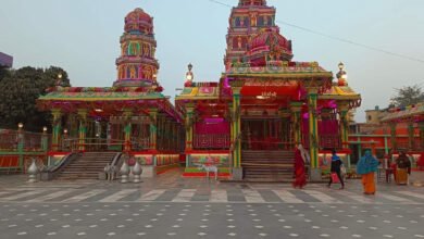 गोवर्धनधाम मंदिर परिसर